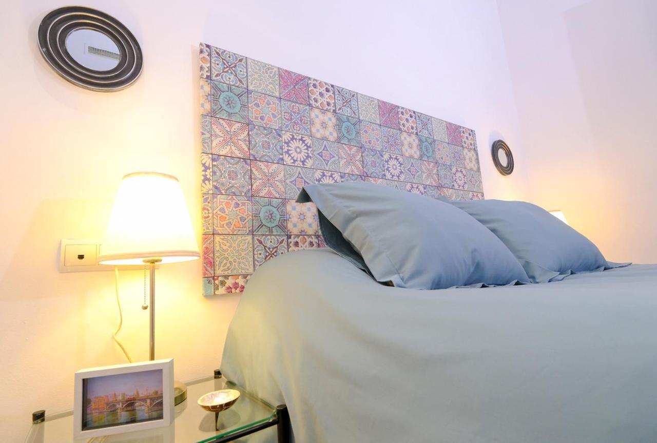 Patio Rialto Apartment Seville Ngoại thất bức ảnh