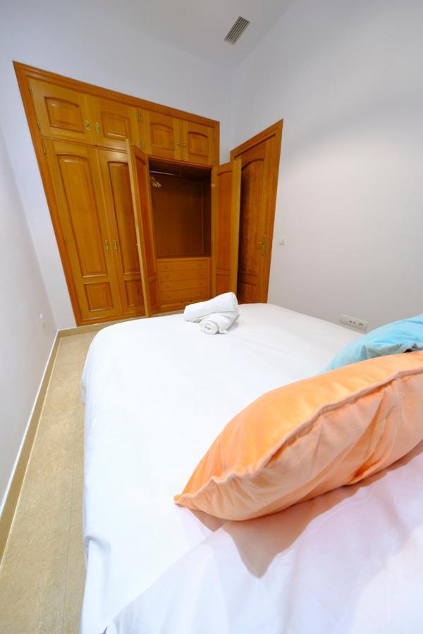 Patio Rialto Apartment Seville Ngoại thất bức ảnh