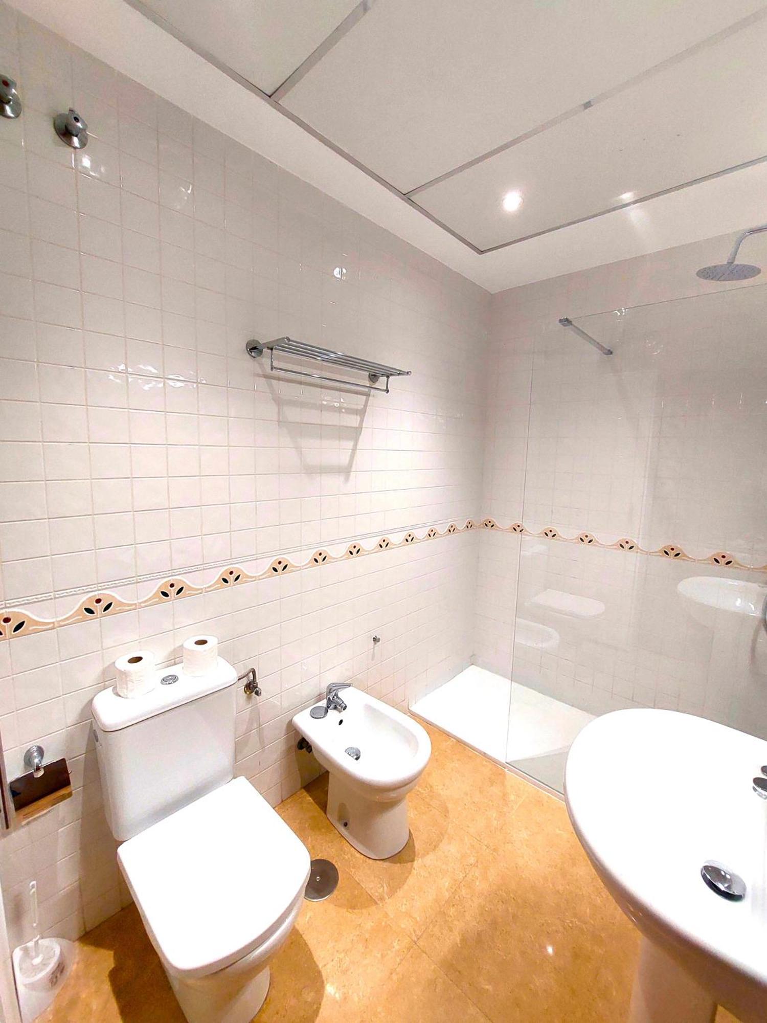 Patio Rialto Apartment Seville Ngoại thất bức ảnh